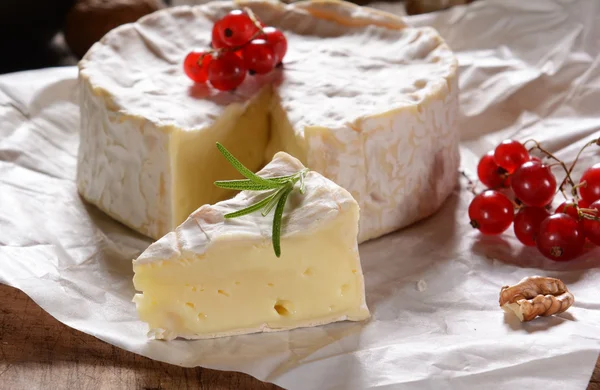 Formaggio bianco di camembert — Foto Stock