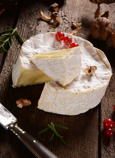 Formaggio bianco di camembert — Foto Stock