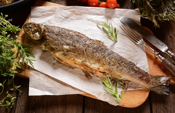 Fried trout with rosemary — Stock Photo, Image
