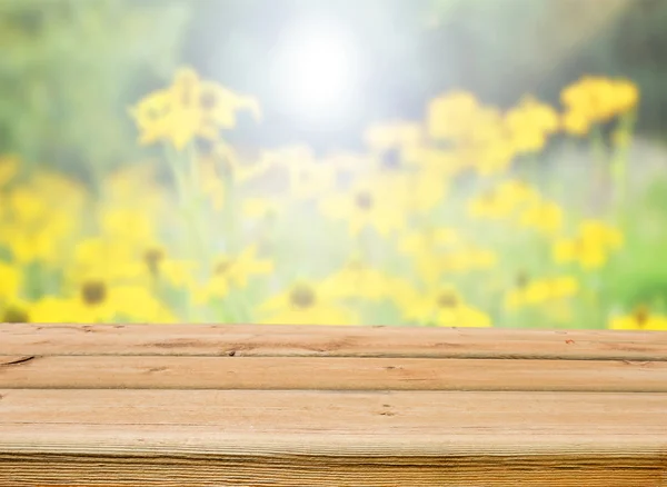 Leerer Holztisch — Stockfoto