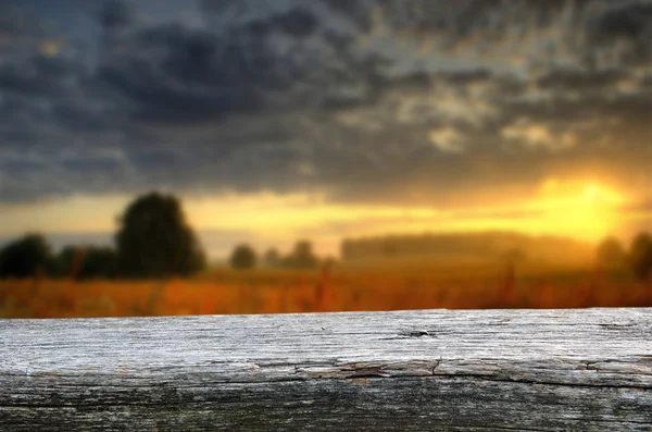 Table en bois vide — Photo