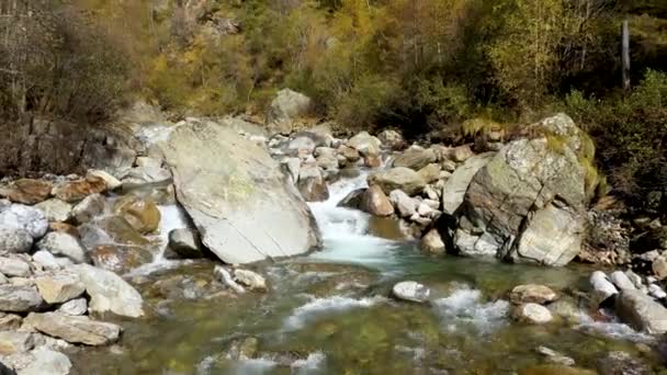 River Mountains Autumn Aerial Shot — Vídeos de Stock