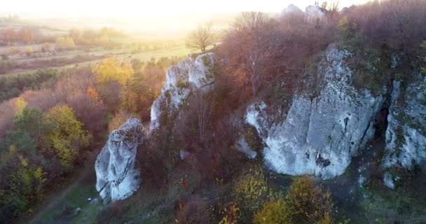 Drone Tiro Aéreo Montanhas Paisagem Durante Outono — Vídeo de Stock