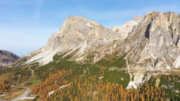 Drone Tiro Aéreo Montanhas Paisagem Durante Outono — Vídeo de Stock