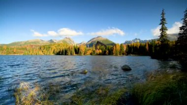 Yazın dağ manzarası