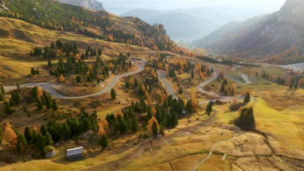Воздушный Беспилотник Осенью Горах — стоковое видео