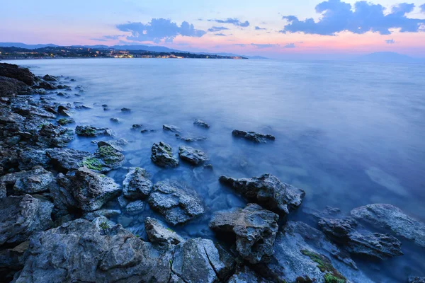 Air biru dan batu — Stok Foto