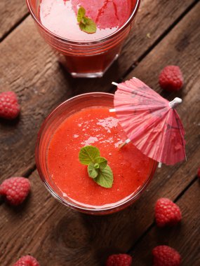 Nane ile Ahududu kokteyl