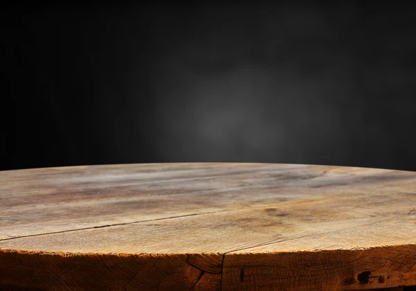 Пустой стол для монтажа на дисплее — стоковое фото
