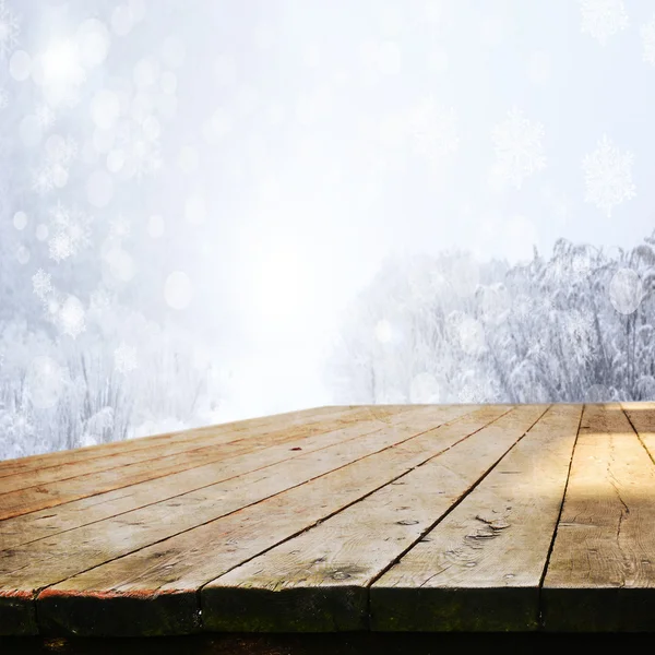 冬の自然に空のテーブル — ストック写真