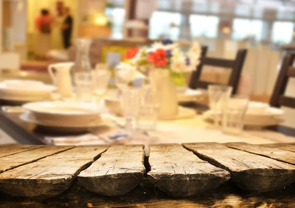 Table vide dans le restaurant — Photo