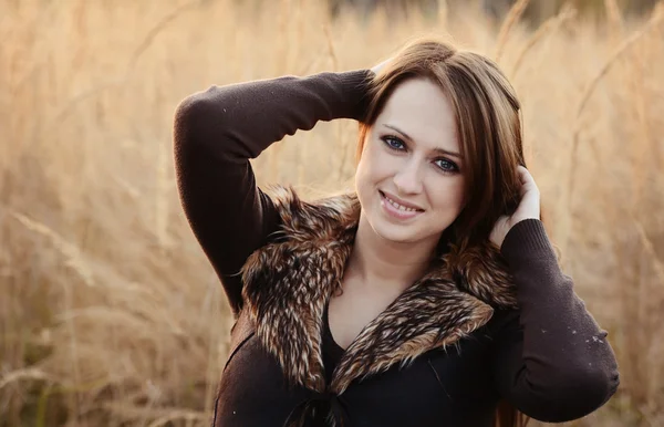 Autumn portrait of beautiful  girl — Stock Photo, Image