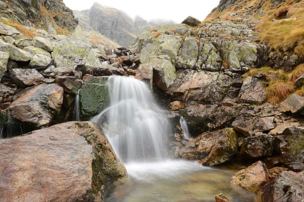 Tatry mountains with waterfall — Stock Photo, Image