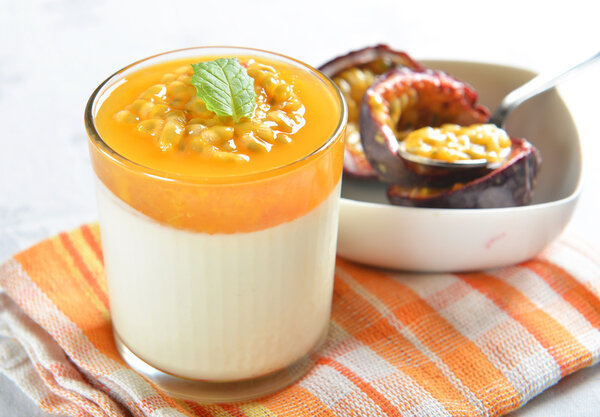 Панна Котта с маракуйей