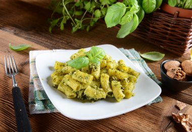 İtalyan pesto makarna
