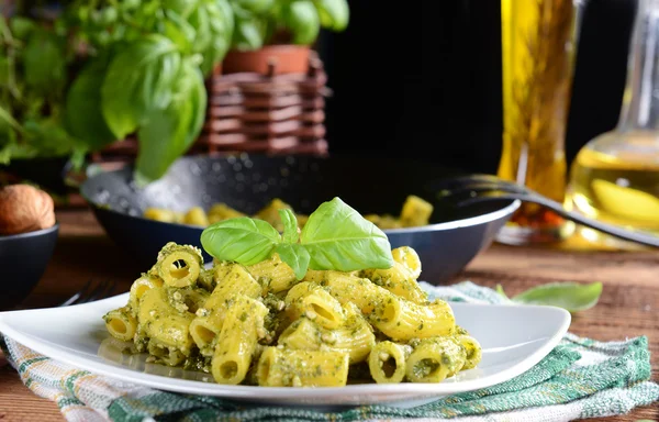 İtalyan pesto makarna