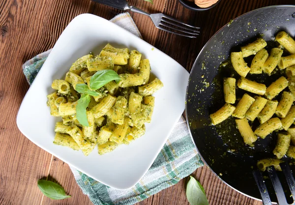 İtalyan pesto makarna