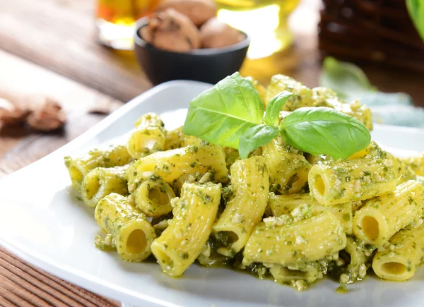 İtalyan pesto makarna