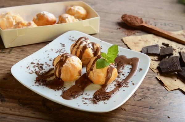 Profiteroles - italian dessert — Stock Photo, Image