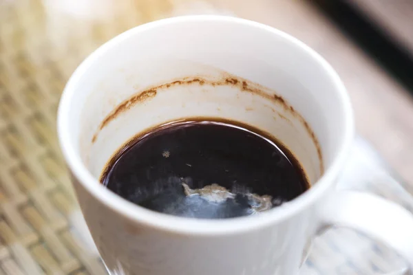 Zbliżenie Obraz Filiżanki Czarnej Kawy Stole — Zdjęcie stockowe