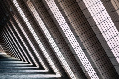 Binaların aydınlığı ve gölgesi