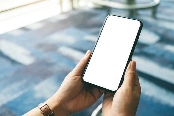 Imagem Mockup Mão Uma Mulher Segurando Telefone Celular Preto Com — Fotografia de Stock