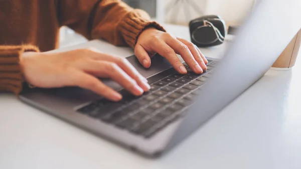 Closeup Image Hand Working Touching Laptop Touchpad Table — Stock Photo, Image