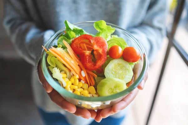 Closeup Image Woman Holding Bowl Fresh Mixed Vegetables Salad Hands — Stock Photo, Image