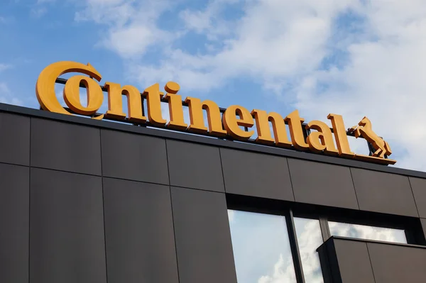Polonya, Poznan - 27 Nisan 2021: Continental Company logosu - şirket logosu.