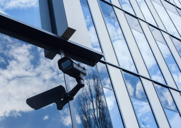 Videoüberwachung Freien Überwachungskamera Einem Modernen Büro Schwarze Nocke — Stockfoto