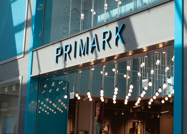 Polónia Poznan Maio 2021 Entrada Loja Primark Centro Comercial — Fotografia de Stock