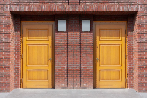 Doppeltür Aus Holz Eingang Zum Haus Roter Backstein — Stockfoto