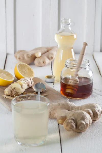 Ginger drink with honey and lemon — Stock Photo, Image