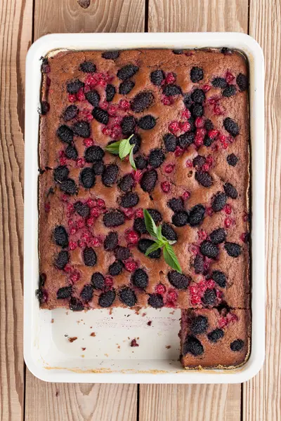 Pierniki ciastka z morwy i czerwone porzeczki — Zdjęcie stockowe