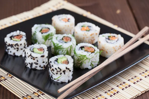 Conjunto de sushi Uramaki — Fotografia de Stock