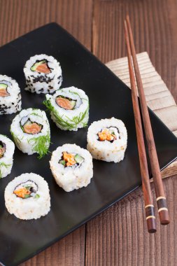 Uramaki sushi seti