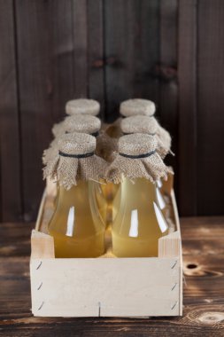 Zencefil şurubu şişelerde