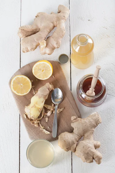 Ginger drink with honey and lemon — Stock Photo, Image