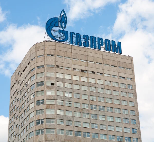 Gazprom bedrijf gebouw — Stockfoto