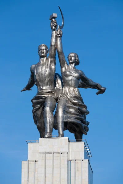 İşçi ve Kolhoz kadın heykel — Stok fotoğraf