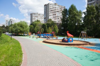 Oyun alanı ve konut