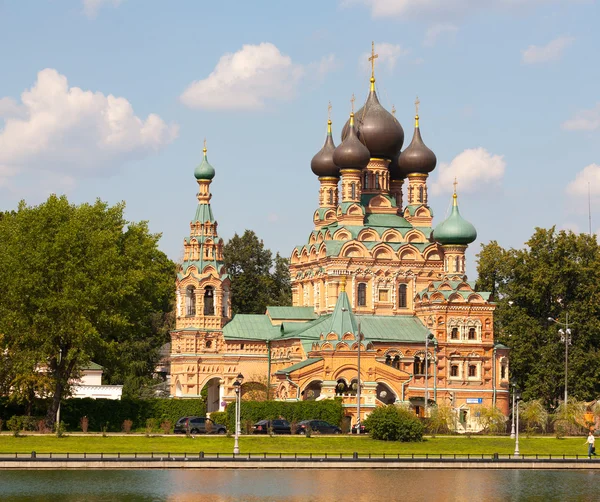 Catedral de Troitsky no distrito de Ostankino em Moscou — Fotografia de Stock