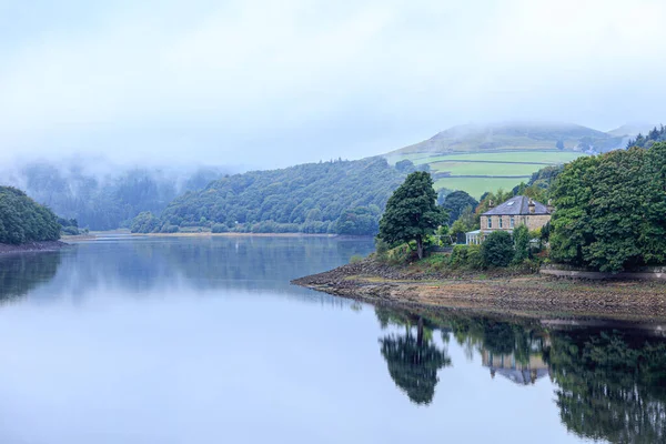 Nebelige Neblige Landschaftsszenen Vom Ladybower Reservoir Peak District National Park — Stockfoto