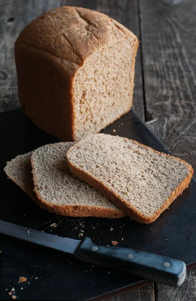 Pão de grão inteiro — Fotografia de Stock