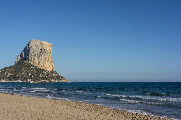 Penon de Ifach dağ ve Akdeniz Calpe, İspanya.