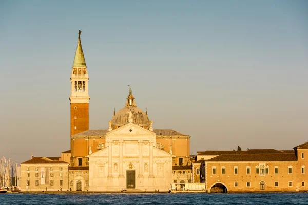 Vista de la hora dorada del atardecer de la iglesia de San Giorgio Maggiore en Venecia, Italia — Foto de Stock