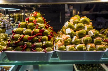 Dolgulu Yeşil Zeytin içinde belgili tanımlık çarşı gösterilen