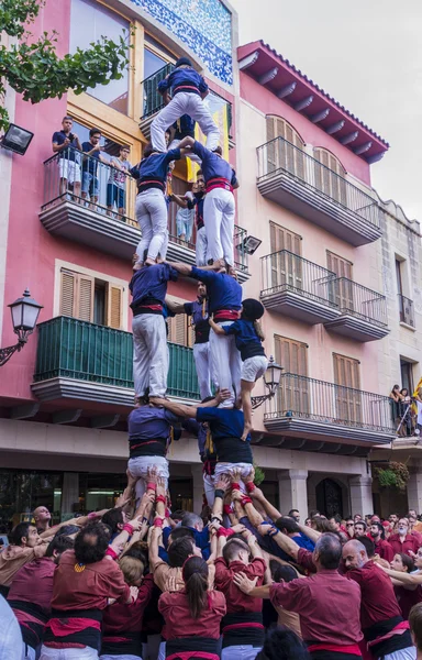 Cambrils, Španělsko. Září 05, 2016: Castells výkon, castell je lidský věž postavená tradičně na festivalech v Katalánsku. — Stock fotografie