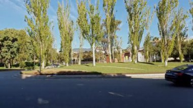 Barselona, İspanya. Kasım 2020: Carles III Bulvarı İspanya 'daki ikinci hafta sonu tecrit kararı sırasında boştu