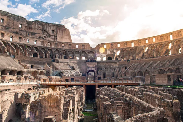 Inne i Colosseum i Rom, Italien. Unescos världsarvslista — Stockfoto